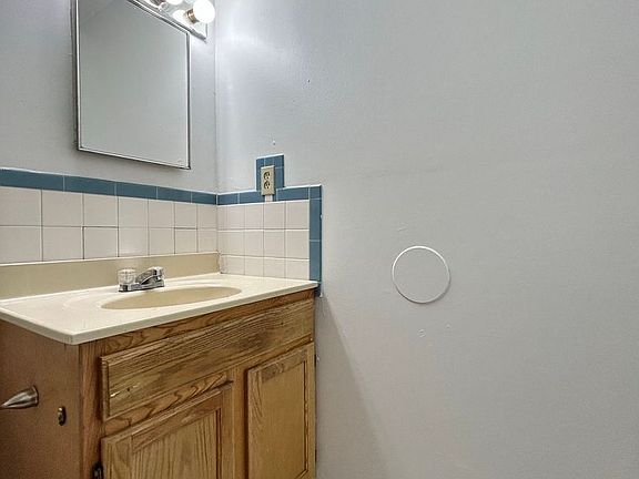 5th image of 6927 Bonnot Dr