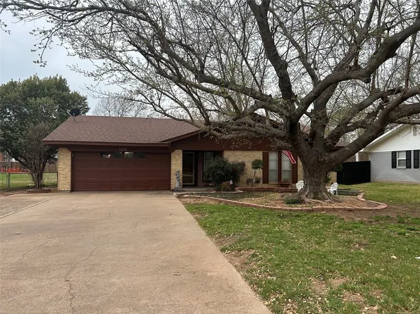 1308 S Rodgers Dr, Graham, TX 76450