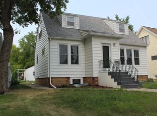 717 3rd St NE, Jamestown, ND 58401