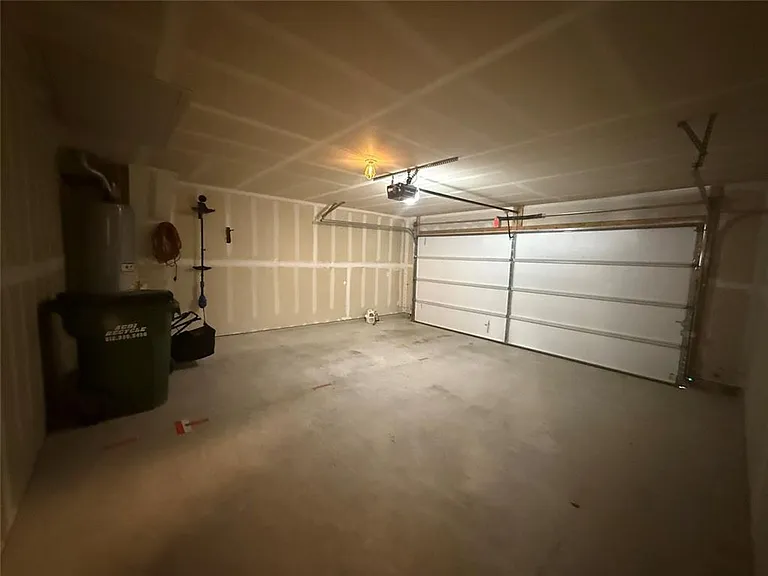 235 Sweetwater Creek Ln — Photo 19