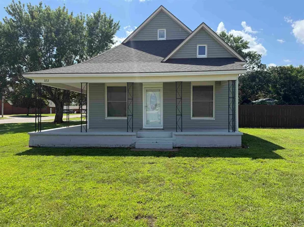 322 S 7th St, Conway Springs, KS 67031