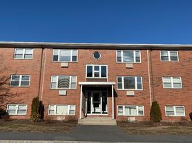 32 Whitman Rd, Waltham, MA