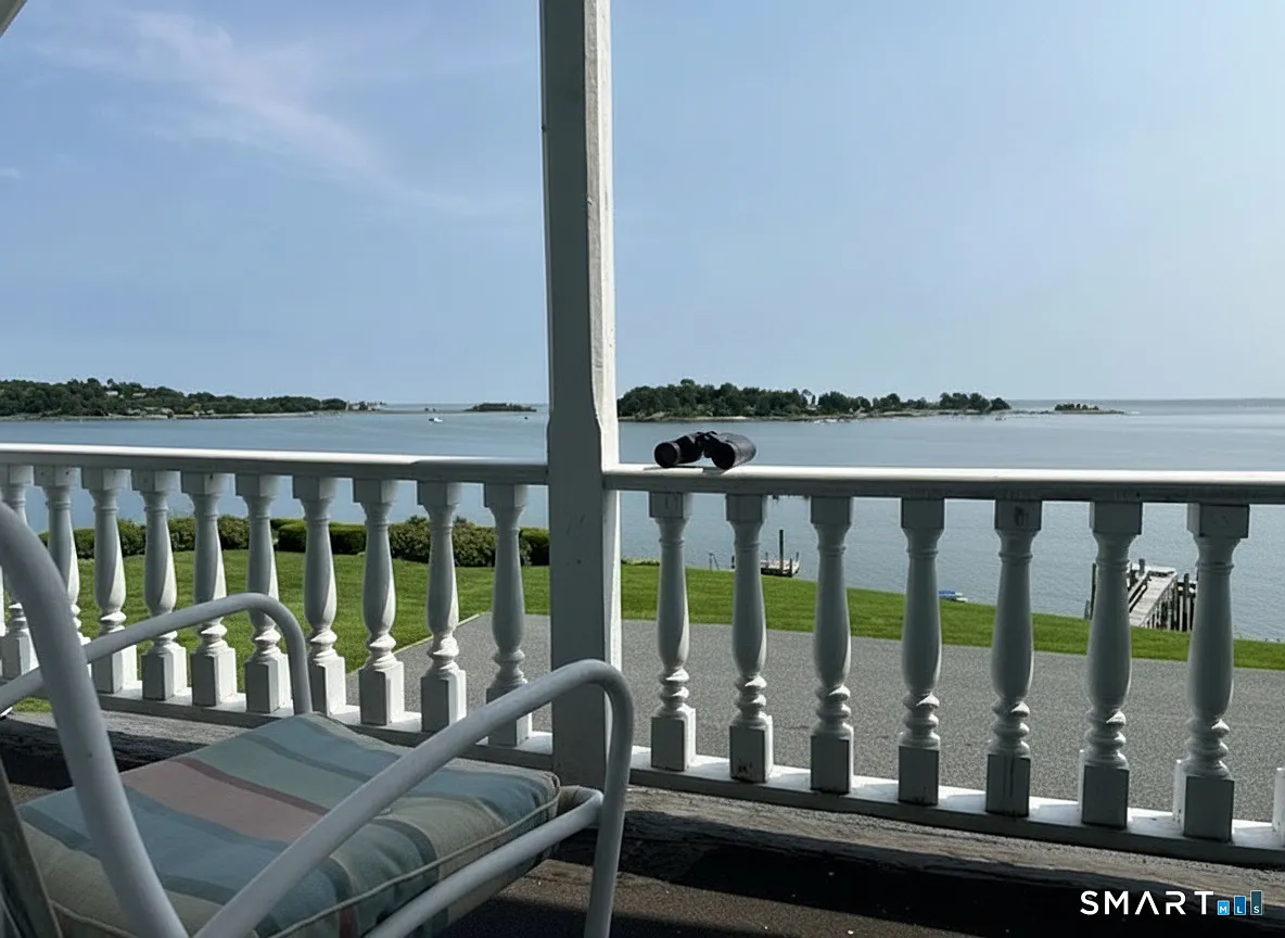 3 bed, 1.5 bath, 2060 sqft, $4,200 — Photo 1