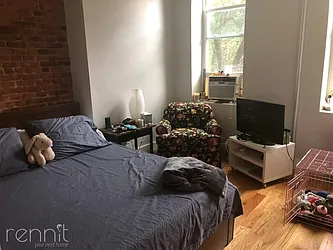 Rented by Rennit Inc.