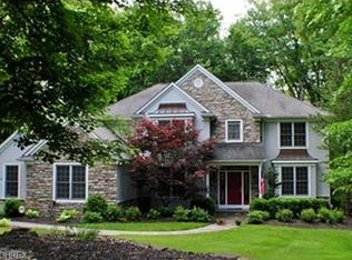 7091 Bramshill Cir, Chagrin Falls, OH 44023