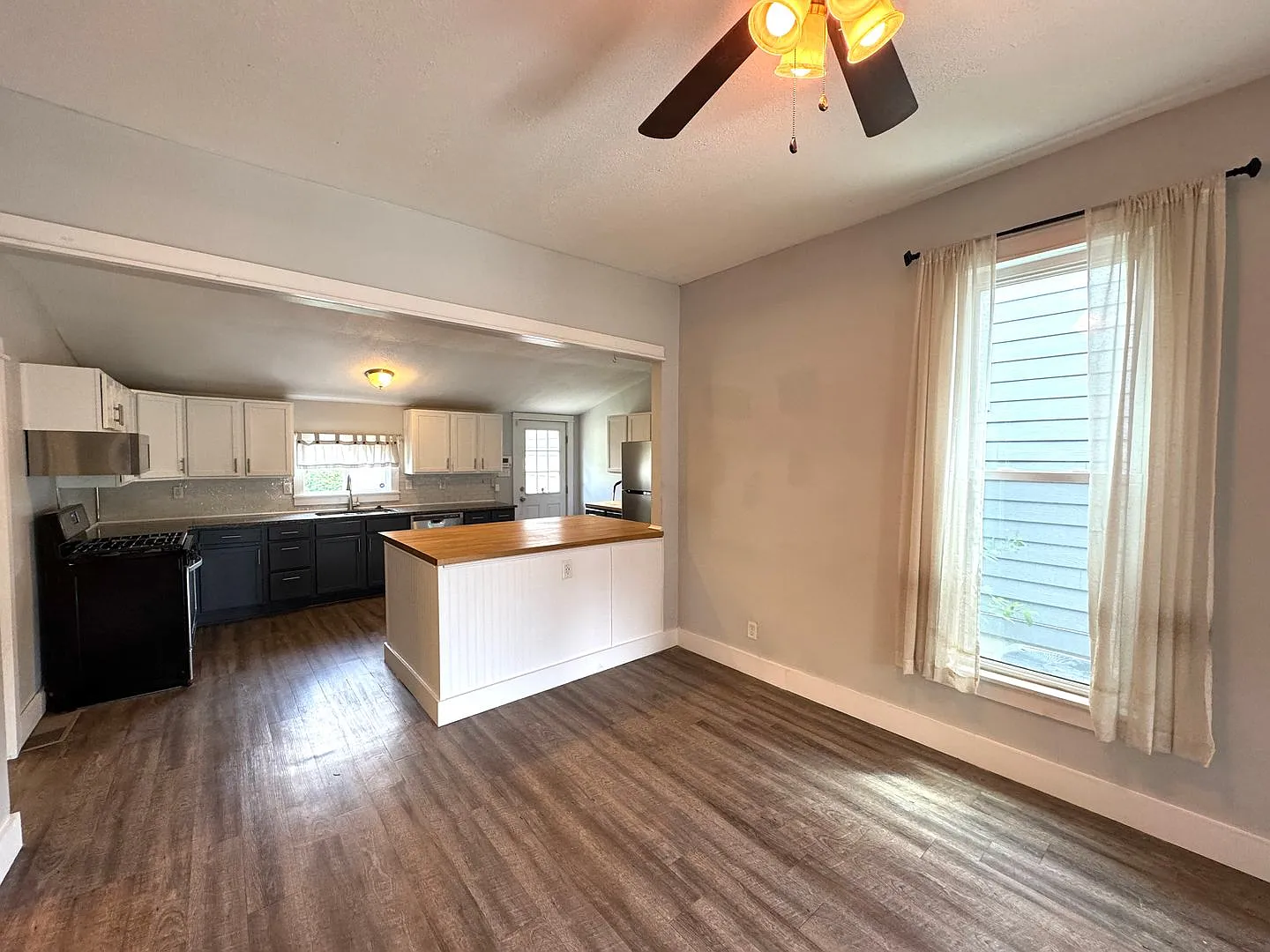 Fountain Square 2 Bedroom and 2 Bathroom — Photo 3