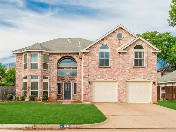 7809 Clover Leaf Dr, North Richland Hills, TX 76182