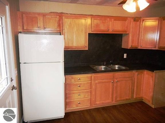 5th image of 5123 NE Silver Shores Ln