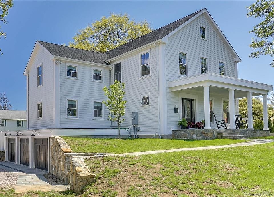 1st image of 21 Oak Dr