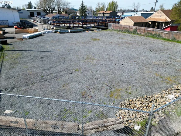 121 W Ross St, Molalla, OR 97038