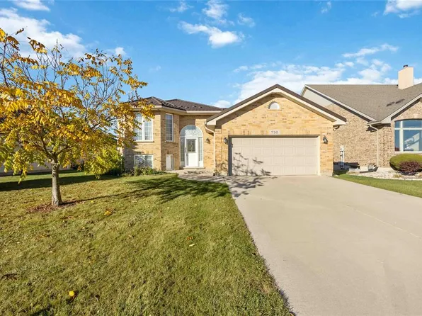 790 2nd St, Plympton Wyoming, ON N0N 1T0