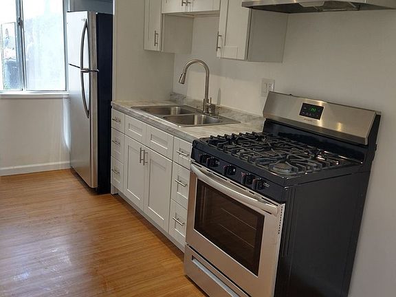 4th image of 724 1/4 W 43rd Pl #10117897