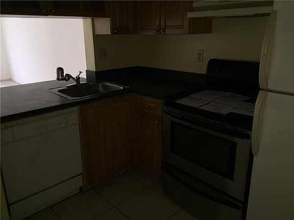 5th image of 9310 Fontainebleau Blvd APT 313