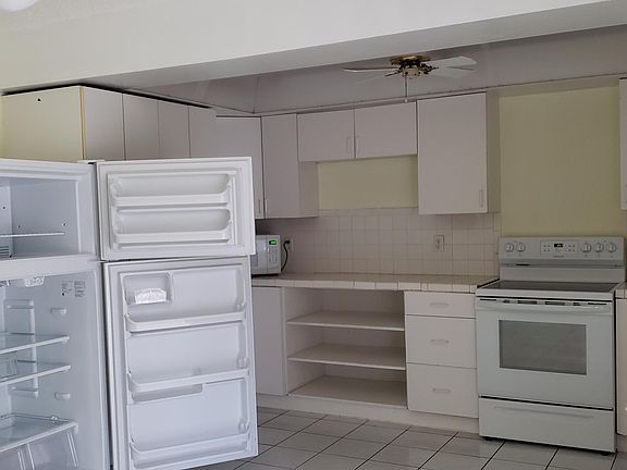 4th image of 1347 SE Petunia Ave
