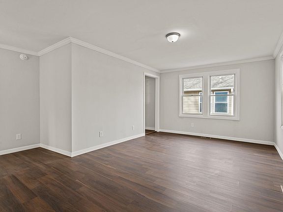 5th image of 430 Bethlehem Dr