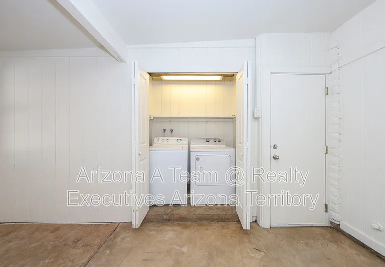 9530 E 42nd St — Photo 7