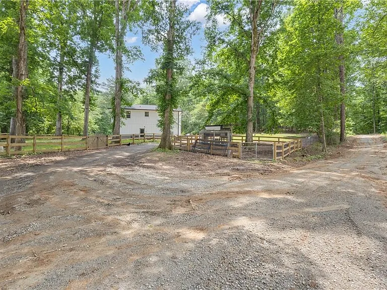 6290 Cascade Palmetto Hwy — Photo 6