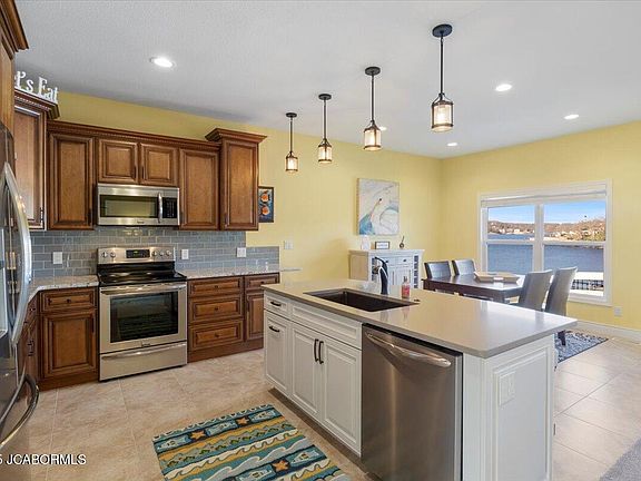 5th image of 665 Wilbus Dr