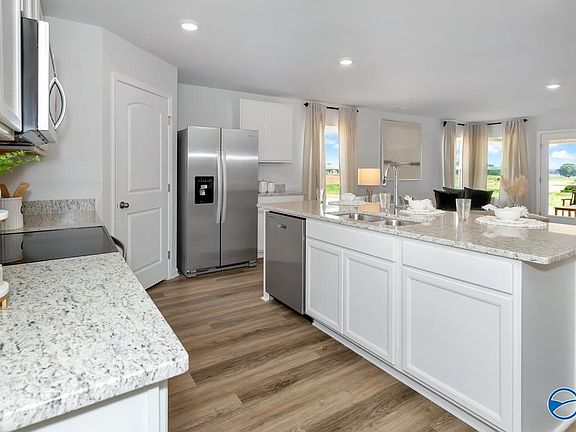 5th image of 413 Moringa Ln
