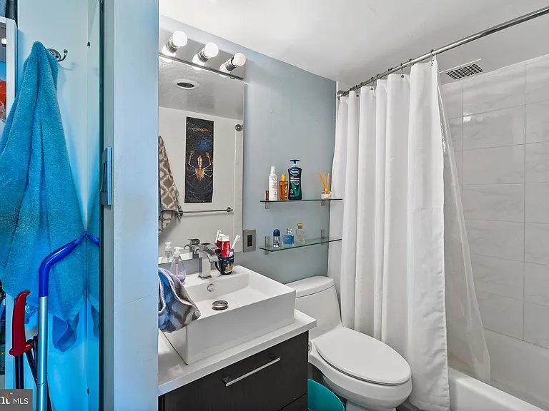 224 W Rittenhouse Sq #30-715B — Photo 10