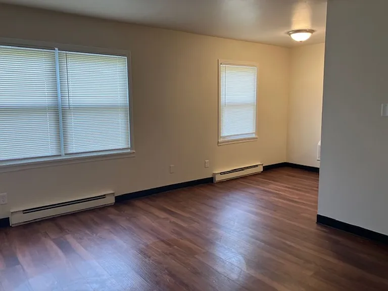 1445 E Market St — Photo 10
