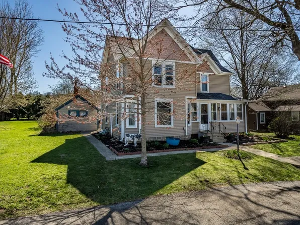 511 N Salisbury, Davis, IL 61019