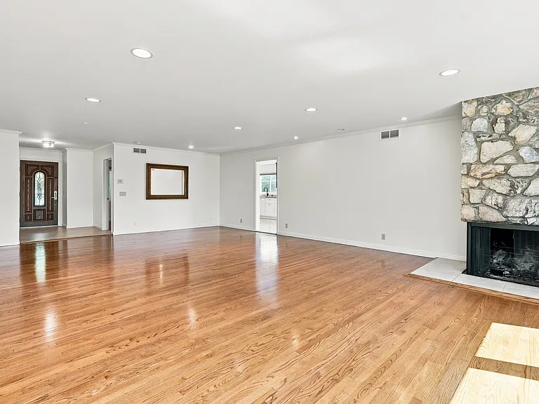 Tons of space for entertaining