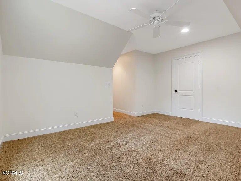 108 Hammerstone Cir — Photo 35