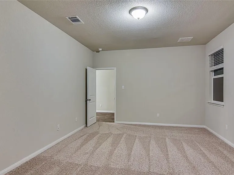 309 Naset Dr — Photo 20