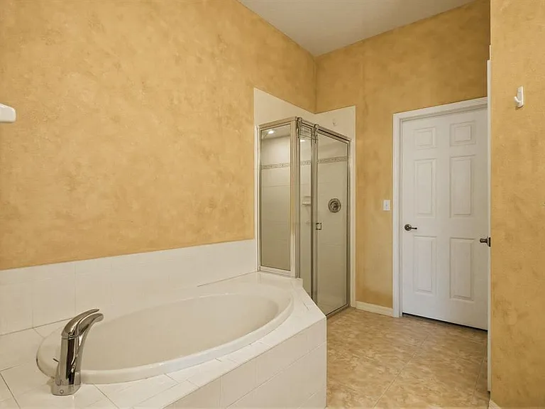 1405 Ridge Ter — Photo 17