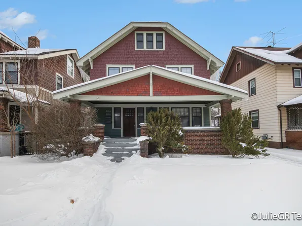 2026 Francis Ave SE, Grand Rapids, MI 49507