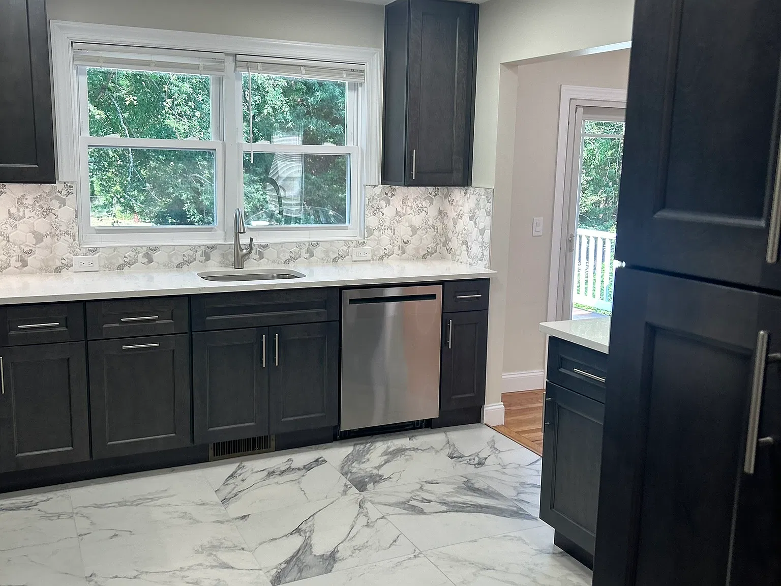 5 bed, 2672 sqft, $4,100 — Photo 4