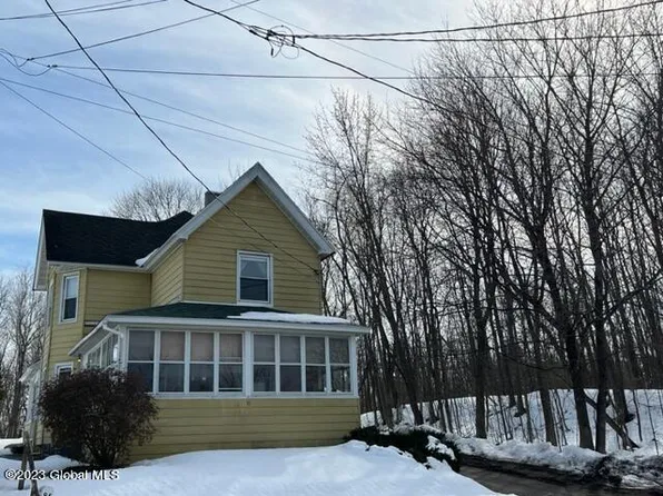 95 W Pine Street, Gloversville, NY 12078