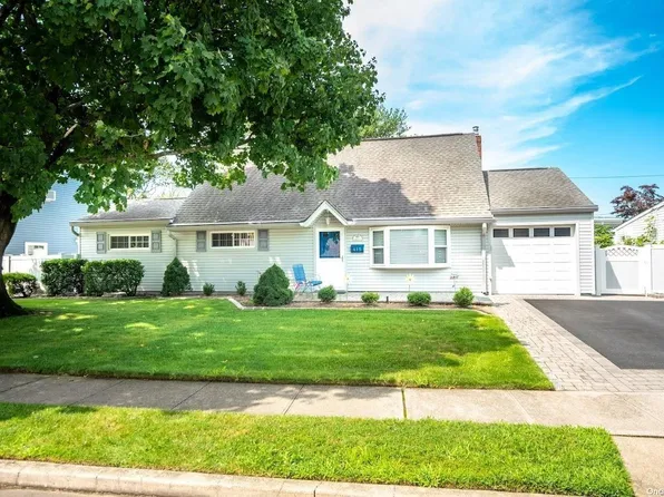 415 Cole Place, Bethpage, NY 11714
