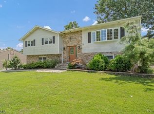 11 Nimitz Rd, Wayne, NJ 07470