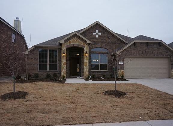 2nd image of 4404 Oak Bluff Dr