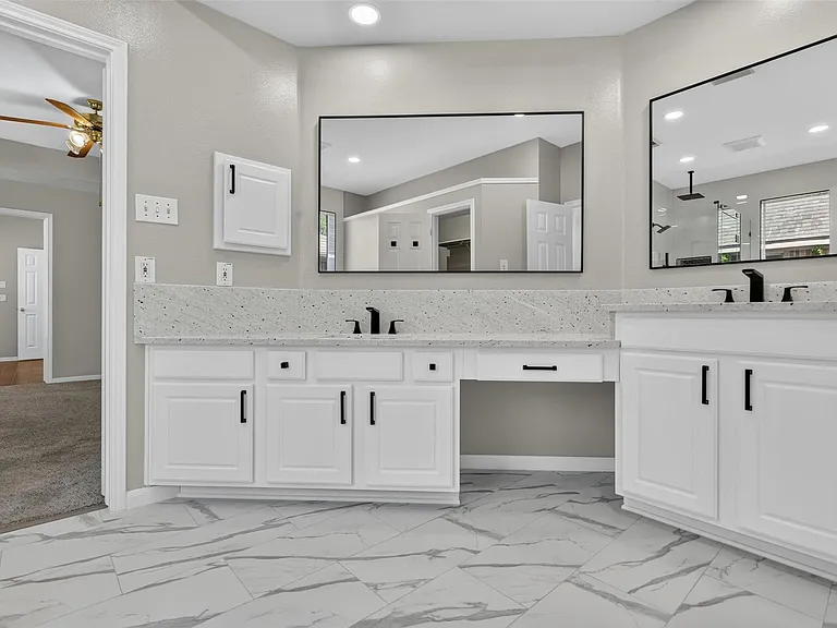 108 Oak Creek Ln — Photo 39