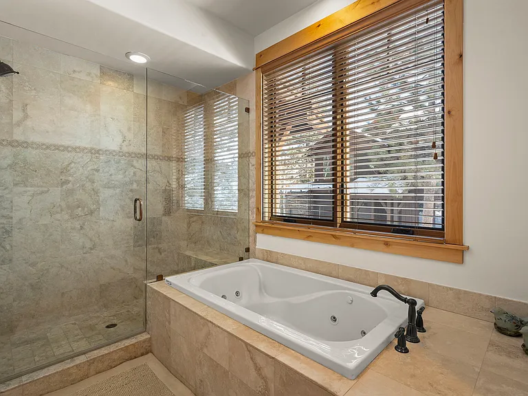 10247 Valmont Trl — Photo 24