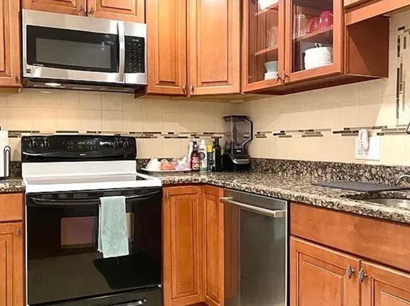 281 Beacon St APT 7, Boston, MA 02116