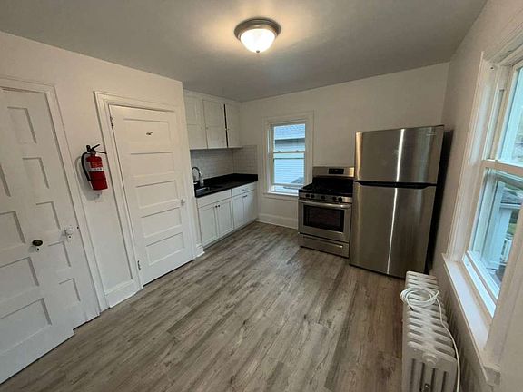 4th image of 35 Linden Ln #35LLAPT2