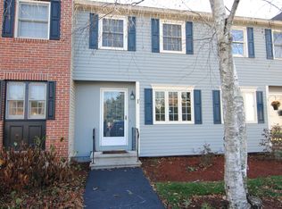 223 Fox Hollow Dr, Hudson, NH 03051