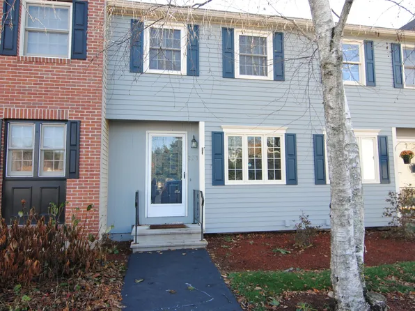 223 Fox Hollow Dr, Hudson, NH 03051