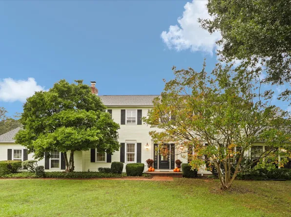 6609 Castle Knoll Dr, Clifton, VA 20124