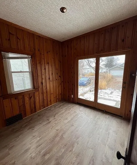 1104 Charleston St — Photo 10