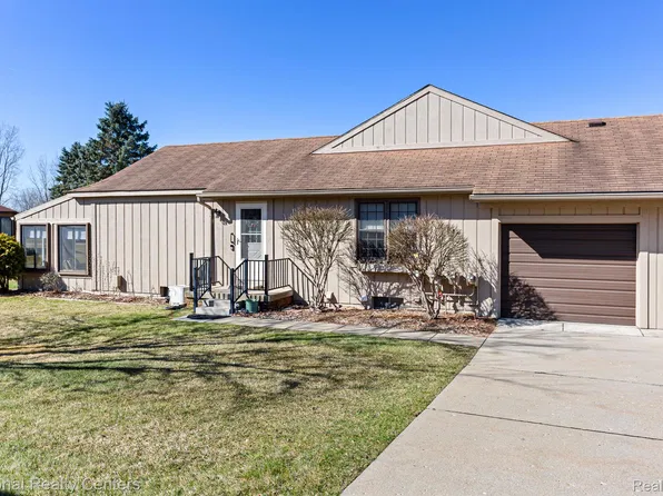 12298 Cambridge Blvd #1, South Lyon, MI 48178