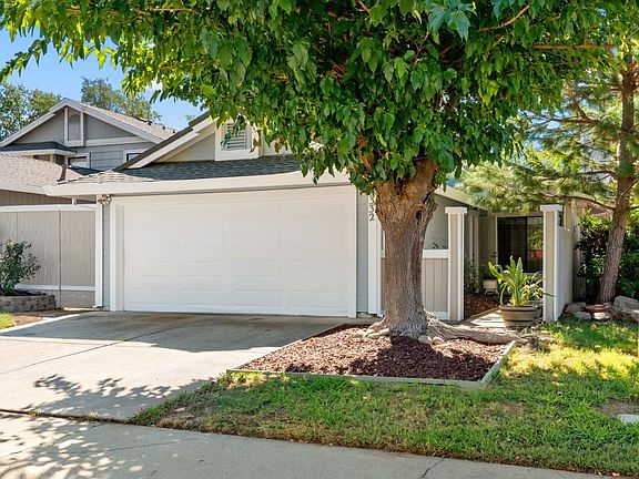 2nd image of 3332 Saxonville Way