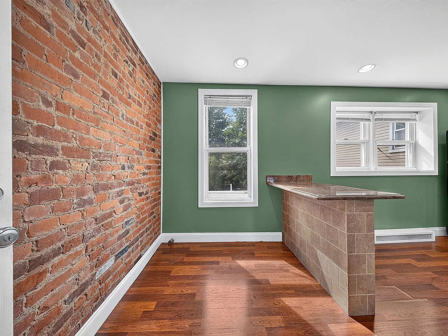 1 bed, 1.0 bath, $1,900 — Photo 4