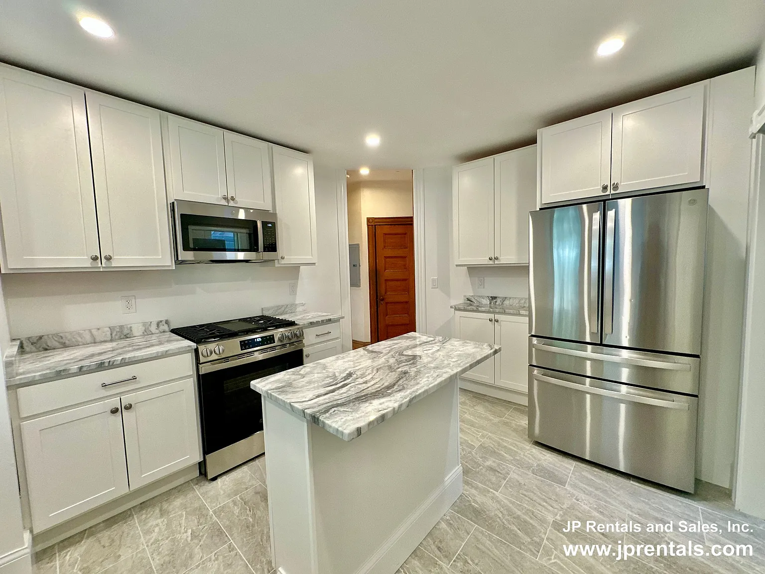 28 Boylston St — Photo 1