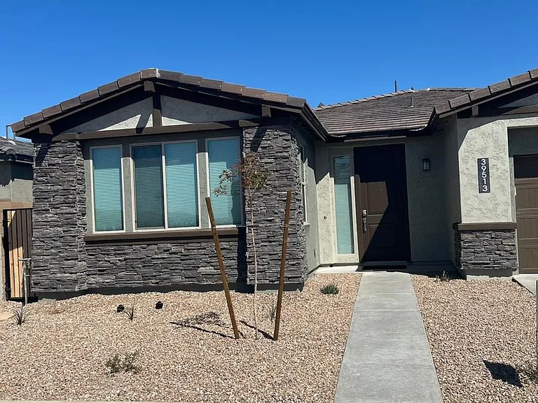 39513 N Hailey Ln — Photo 1