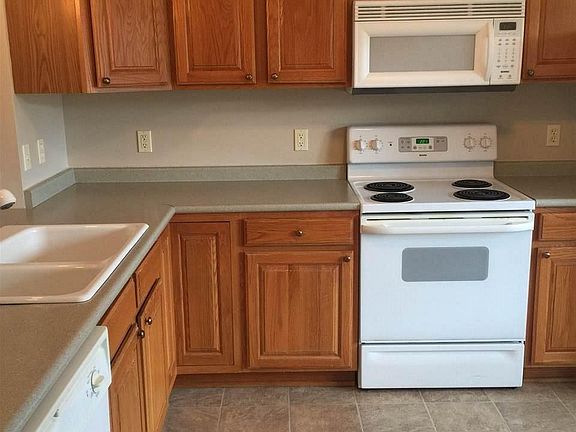 3rd image of 160 Blue Leaf Dr